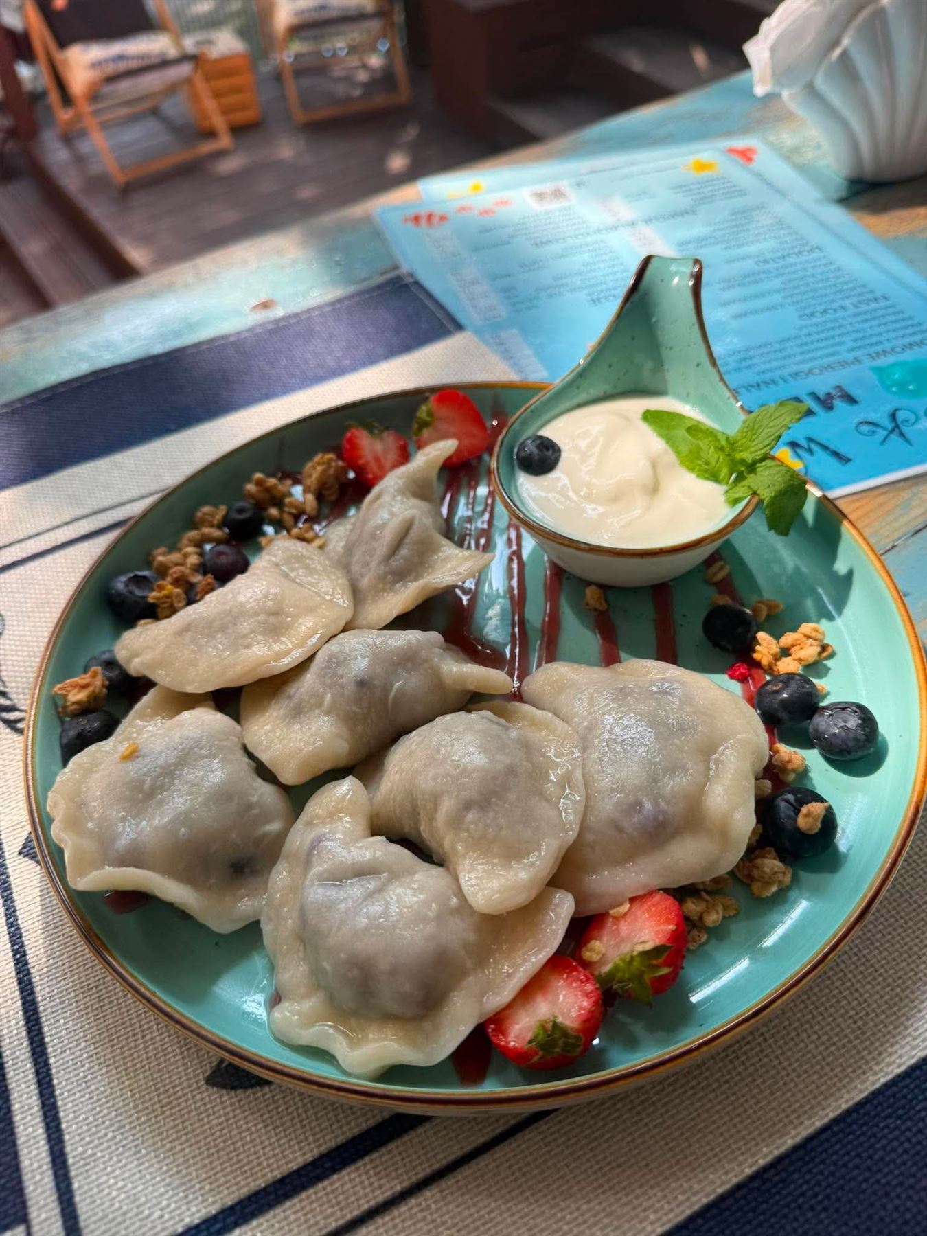 Domowe pierogi z owocami leśnymi